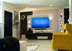 2 Bed Apt - Pool, Wi-fi,24hrs Power,ps4